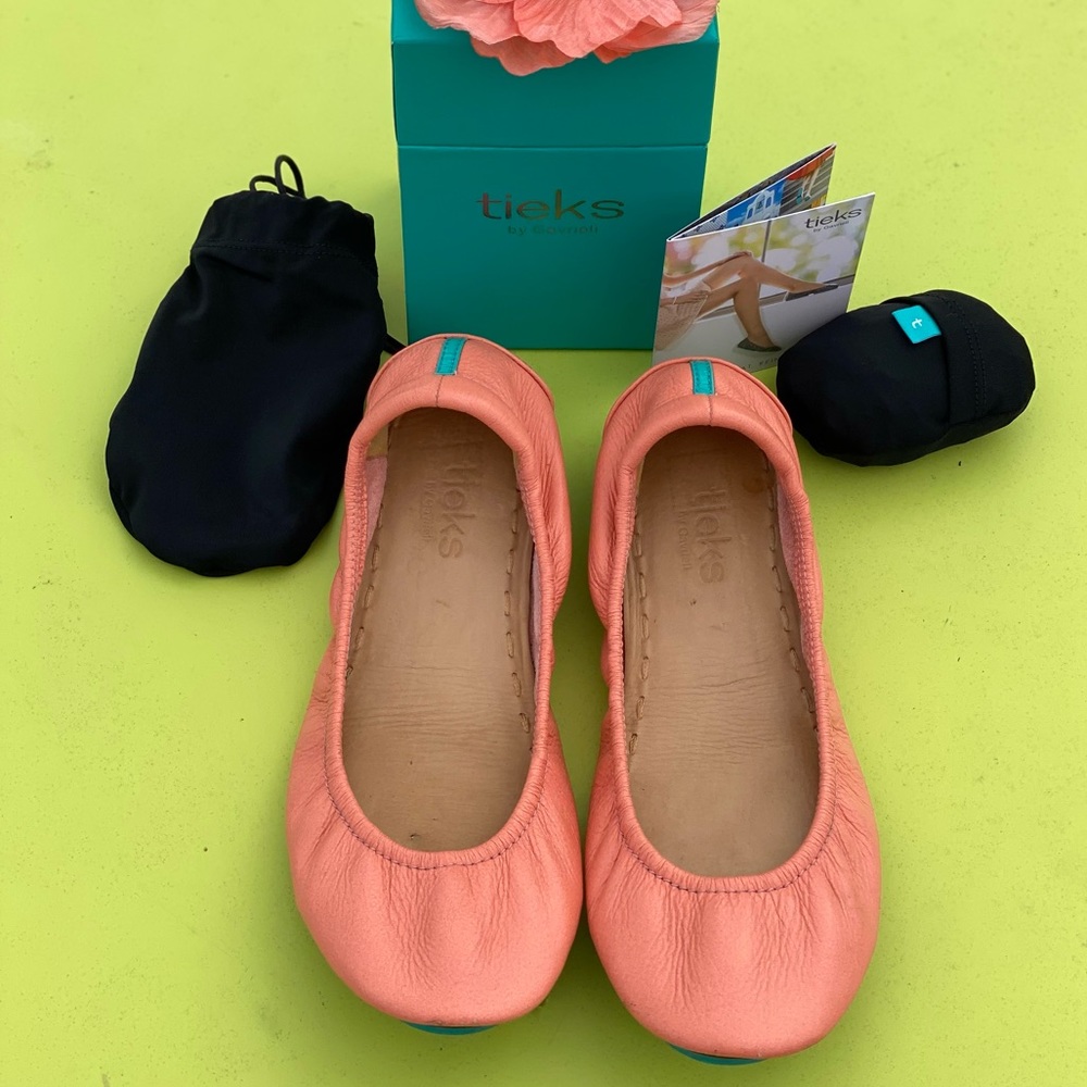 Peach Poppy Tieks! Sz 7. Worn a few times only. Some scuffs. Sold out online.